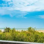 Beautiful Flat With Sea View In شقة *